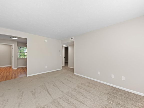 3rd image of 1931 Chaucer Dr APT B