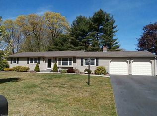 3 Briarwood Cir, Cheshire, CT 06410