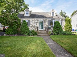 11 Shirley Rd, Hatboro, PA 19040