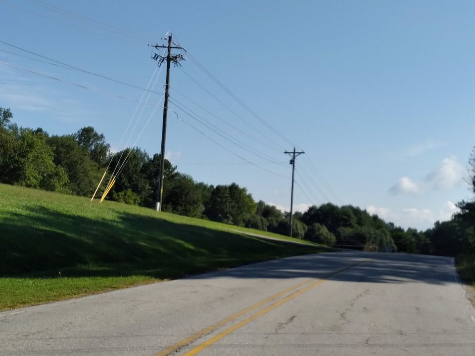 2nd image of 324 Pless Rd