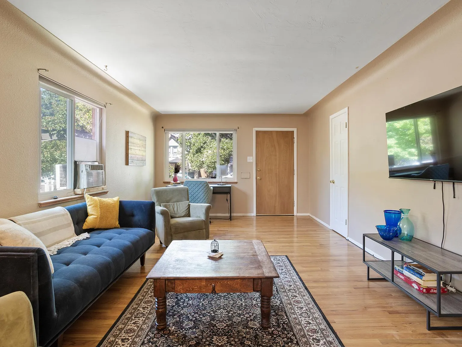 1 bed, 812 sqft, $2,500 — Photo 2