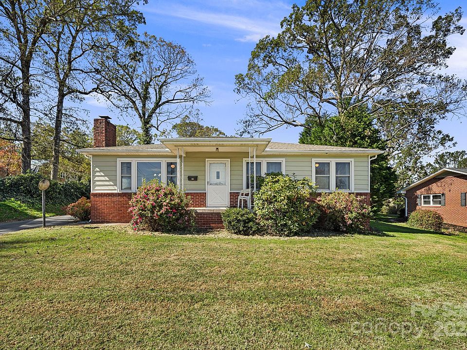 1st image of 123 Fairground Ave