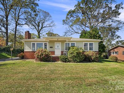 123 Fairground Ave, Hendersonville, NC, 28792