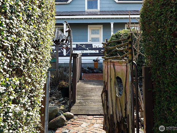 4th image of 220 Morris Street