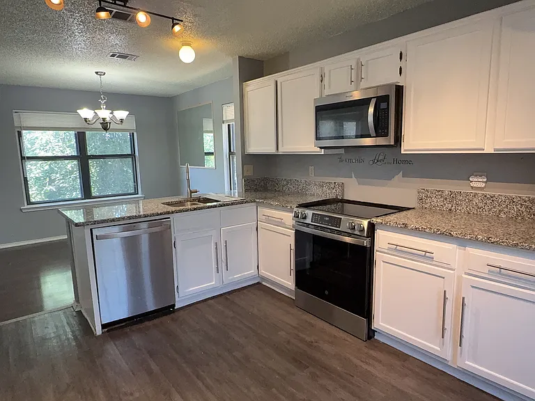 768 Pierre Ln — Photo 6