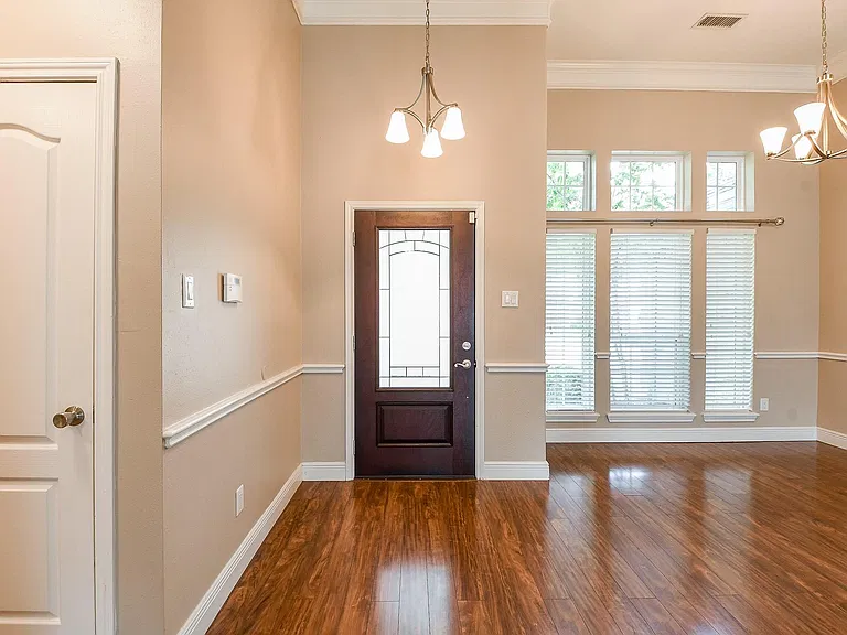 21818 Windsor Castle Dr — Photo 3