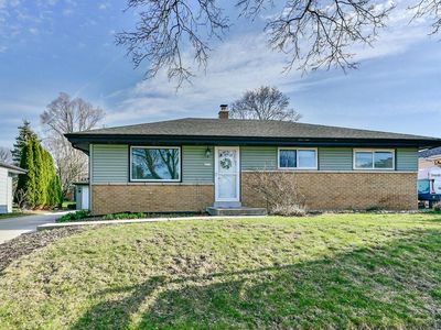 8221 West Sunbury COURT, Milwaukee, WI, 53219
