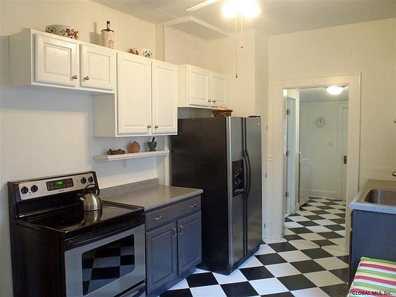 3rd image of 29 BLEEKER Street