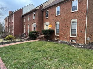 240 Chippendale Cir, Lexington, KY 40517