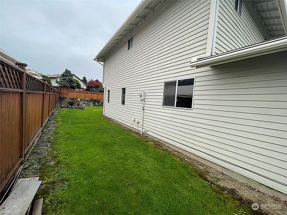 4th image of 6301 67th Avenue NE