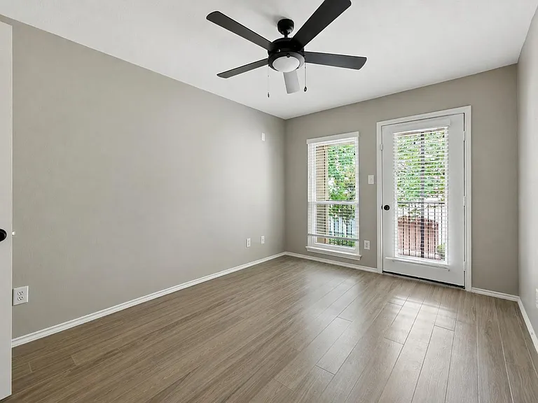 2020 Bailey St — Photo 18