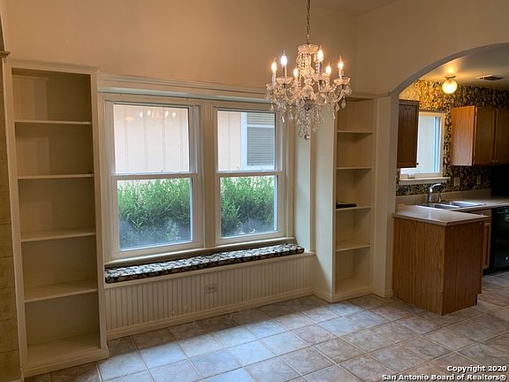 5th image of 126 Francis Ave