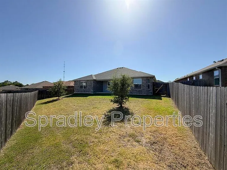 2214 Justice Dr — Photo 19