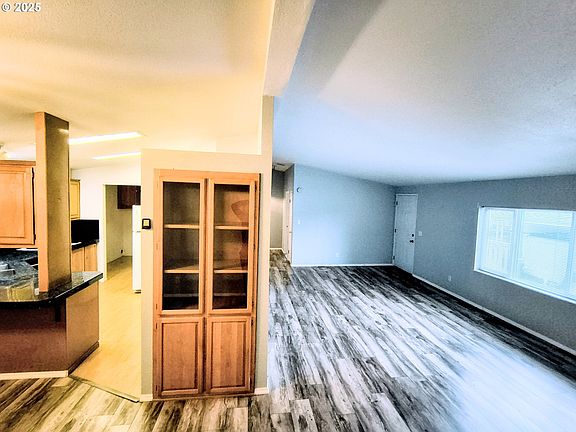 5th image of 180 Twin Oaks Loop