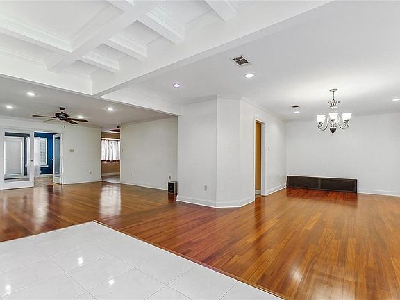 4th image of 9870 E Wheaton Cir
