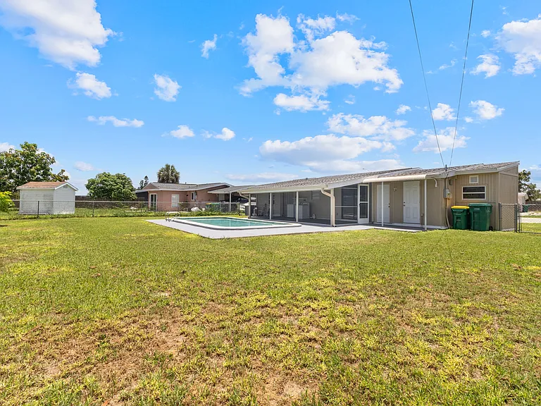 22312 Lasalle Rd — Photo 36