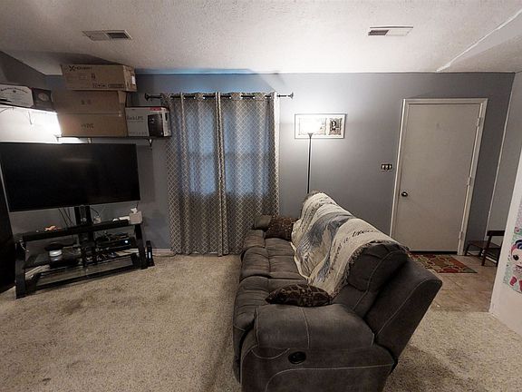 5th image of 3008 N Lyn Mar Dr