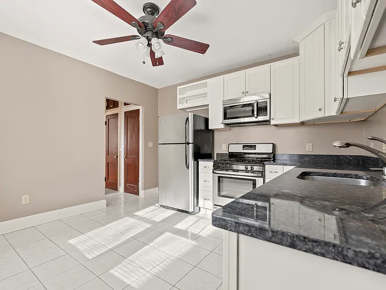 171 Chestnut St #1 — Photo 8
