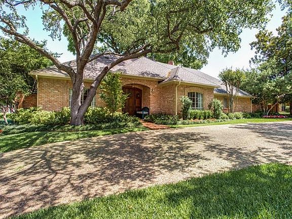 2nd image of 5801 Knightsbridge Dr