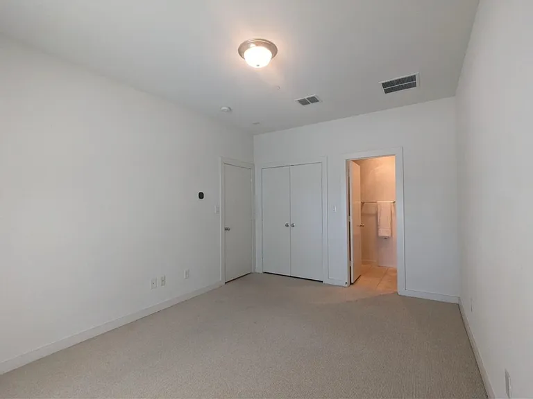 3800 Holland Ave #8 — Photo 6