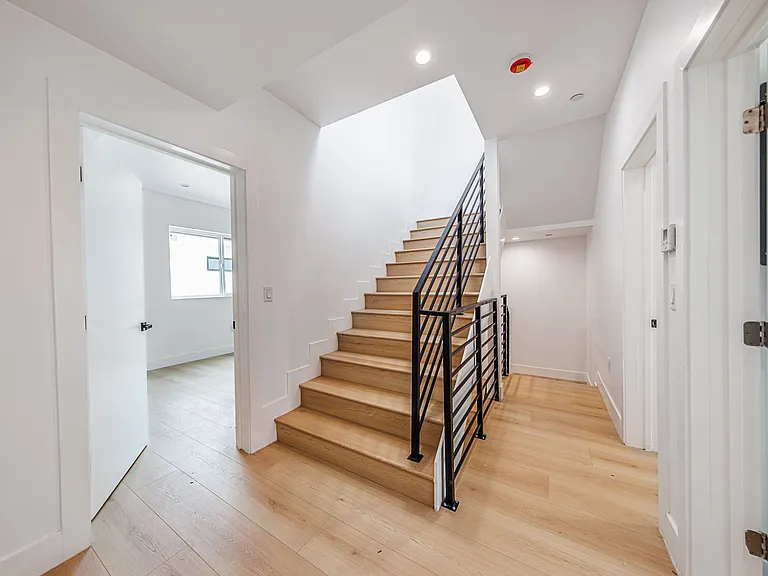 2026 Luxury 3, 4 & 5 Bed Townhomes — Photo 115