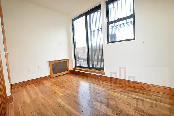 Rented by City Stop Realty | media 11