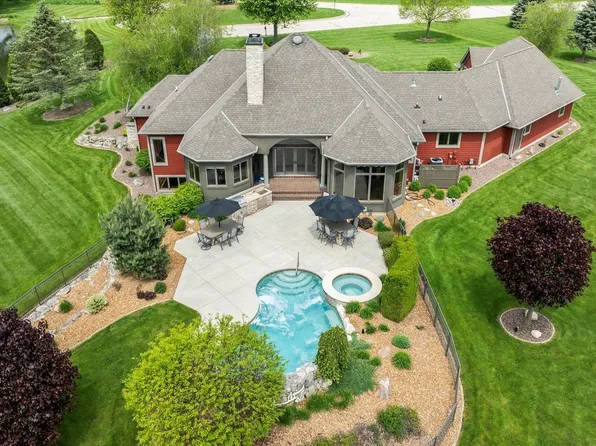 852 Feather Reed COURT, Hubertus, WI 53033