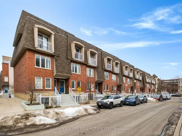 20 Turntable Cres #18, Toronto, ON M6H 4K9