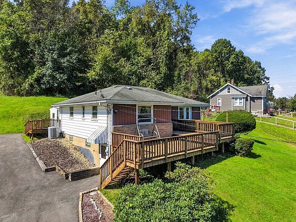 3rd image of 1318 Butler Rd