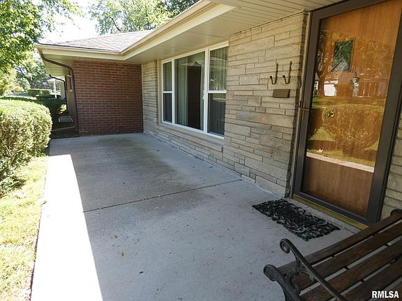 3rd image of 414 W Knoll Crest Dr