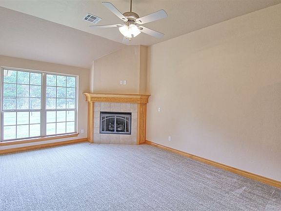 5th image of 404 E Kinder Ct