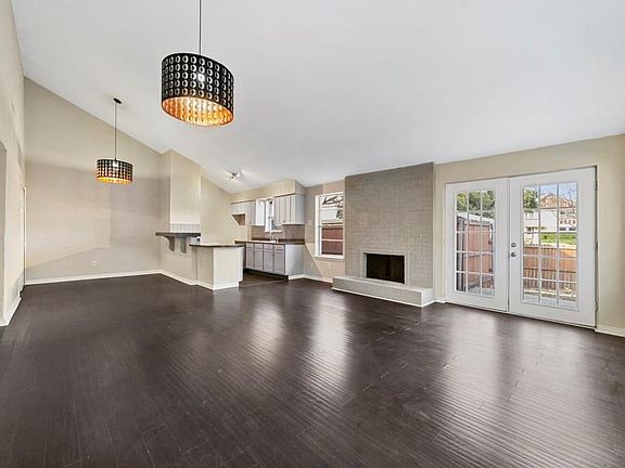 2nd image of 2031 Clubridge Dr