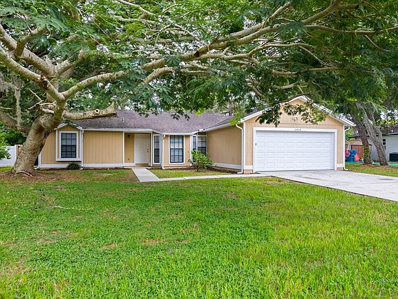 002-1414ApricotLane-SpringHill-FL-34606-SMALL_08152022