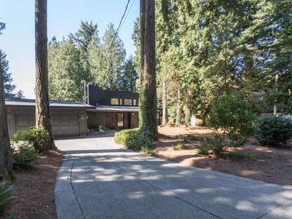 2601 Dogwood Dr, Surrey, BC V4A 3K4