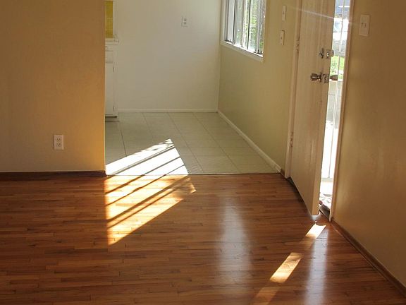 4th image of 1108 Tait St APT A