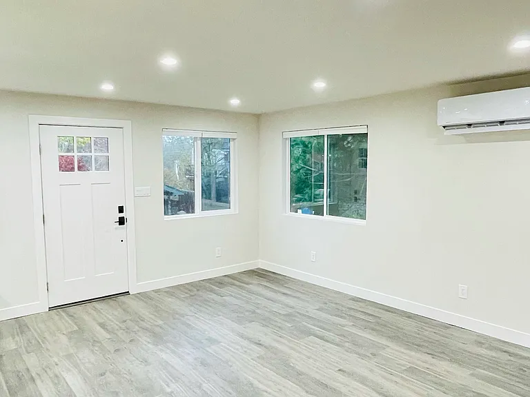 823 Golf Club Cir — Photo 31