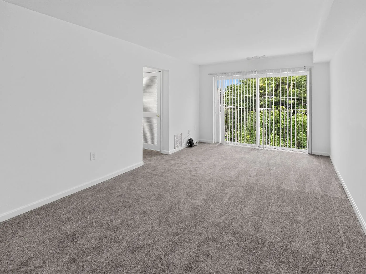 1 bed, 550 sqft, $1,155 — Photo 3