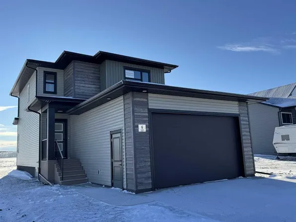 6 N Ian Way, Sylvan Lake, AB T4S 0W5