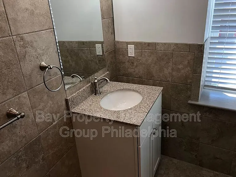 221 W Main St #3 — Photo 9