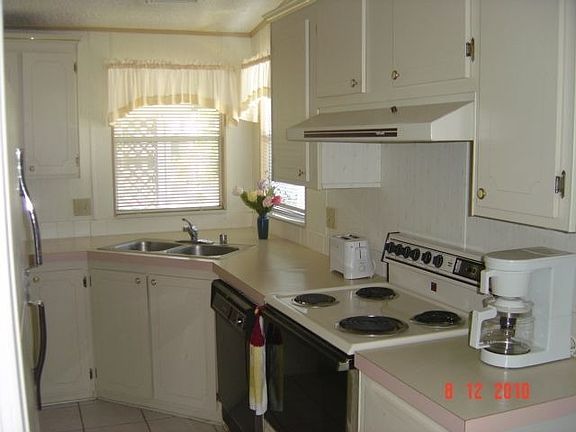 5th image of 9527 Cedar Tree Ln