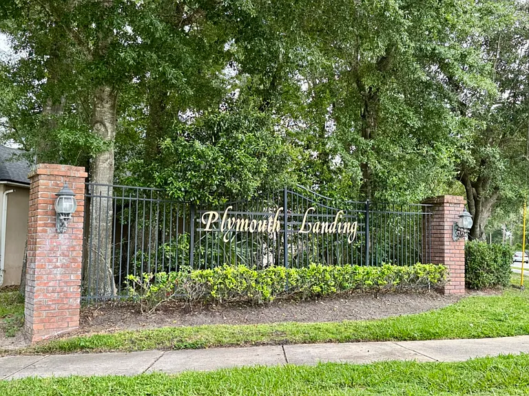 818 Hilly Bend Dr — Photo 2