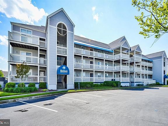 3rd image of 205 125th St Unit 331H