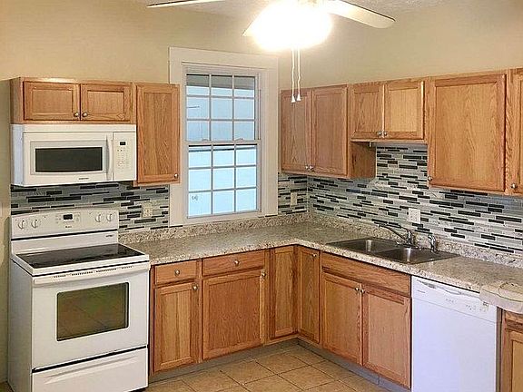 3rd image of 501 W Main St