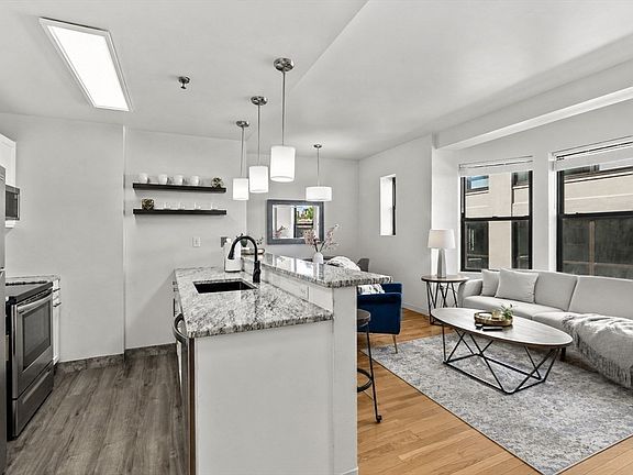 5th image of 636 Beacon St #502