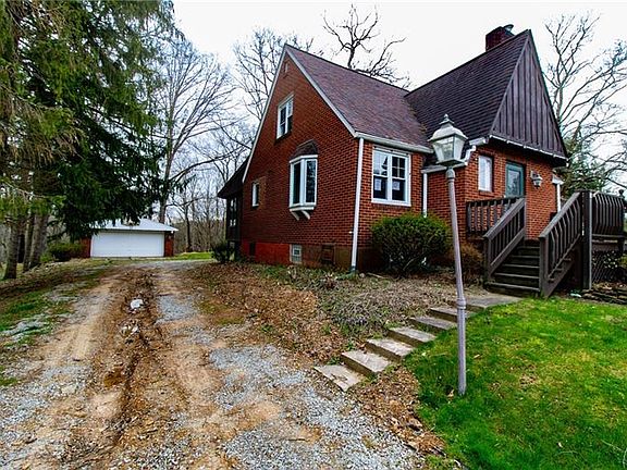 3rd image of 113 Fern Dr