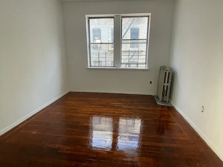 1250 Manor Ave #3R — Photo 8
