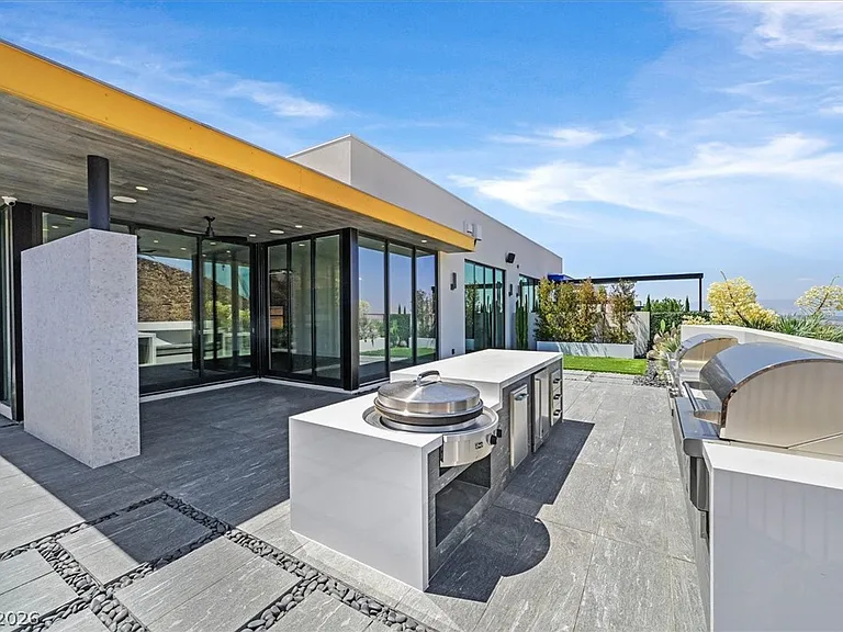 692 Scenic Cliff Dr — Photo 34