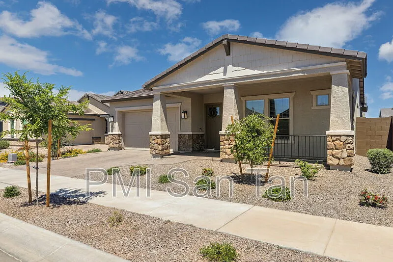 4 bed, 3.0 bath, 2310 sqft, $3,200 — Photo 1