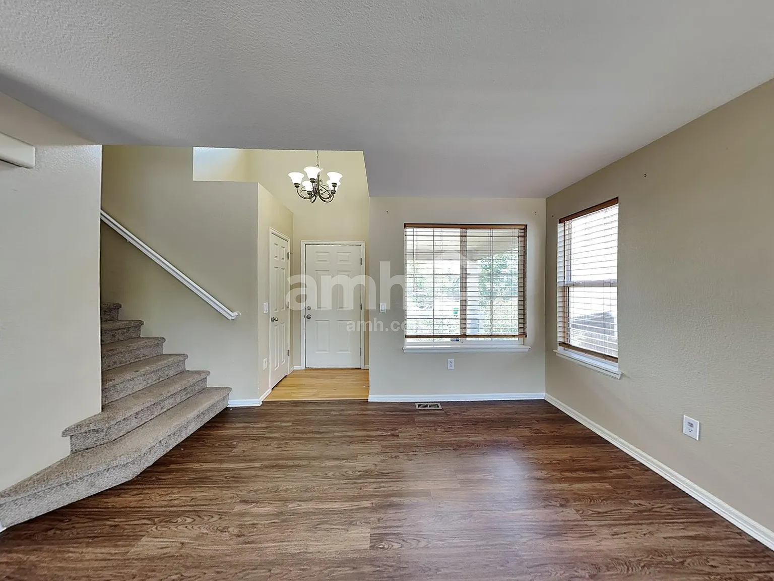 4 bed, 2.5 bath, 1624 sqft, $3,090 — Photo 4