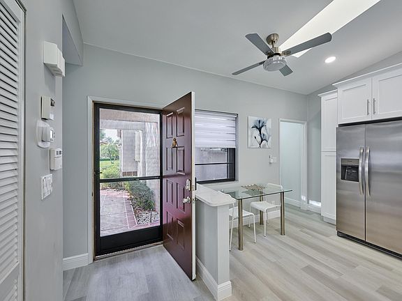 3rd image of 6467 Royal Manor Circle